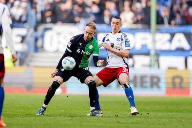Hamburg, February 2, 2025 Football, 2 Bundesliga 2024 25, Hamburger SV Hannover 96 Havard Nielsen Hannover 96, 16 , Silvan Hefti Hamburger SV, 30 DFL REGULATIONS PROHIBIT ANY USE OF PHOTOGRAPHS AS IMAGE SEQUENCES AND OR QUASI VIDEO
