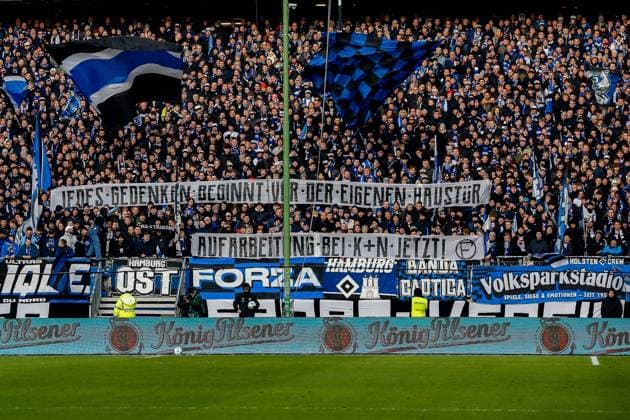 HSV fans demand on the day of remembrance of the liberation of the Auschwitz concentration camp that Klaus Michael Kühne Kühne und Nagel Germany , Hamburg , Volksparkstadion , Football , Bundesliga 2 , Hamburger SV Hannover 96