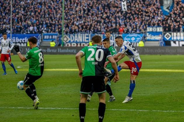 1 0 by Silvan Hefti HSV Enzo Leopold Nicolò Tresoldi Hannover Germany , Hamburg , Volksparkstadion , Football , 2 Bundesliga , Hamburger SV Hannover 96