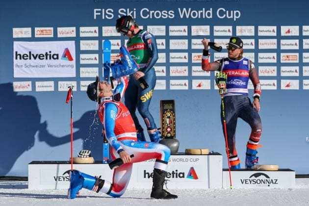 Bilder des Jahres 2025, Sport 02 Februar Sport Themen der Woche KW05 Sport Bilder des Tages FREE STYLE - FIS SX WC Veysonnaz VEYSONNAZ,SWITZERLAND,02.FEB.25 - FREESTYLE SKIING - FIS World Cup, Ski Cross, ladies, men. Image shows the rejoicing of Youri Duplessis Kergomard (FRA), David Mobaerg (SWE) and Jared Schmidt (CAN).  GEPAxpictures xMaticxKlansek