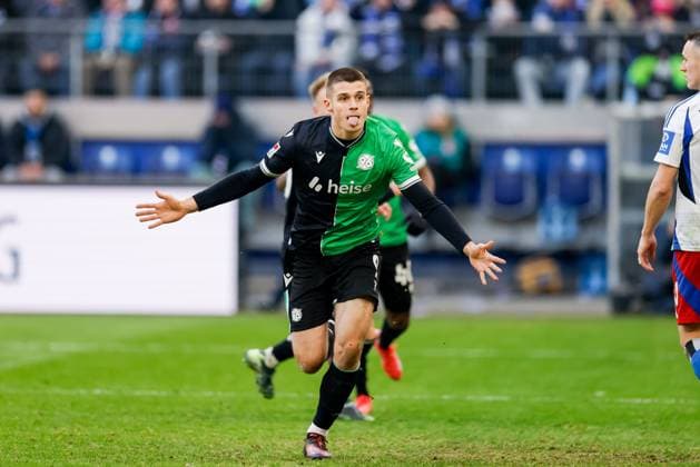 Hamburg, February 2, 2025 Football, 2 Bundesliga 2024 25, Hamburger SV Hannover 96 Nicolo Tresoldi Hannover 96, 9 celebrates his goal for 1 1 DFL REGULATIONS PROHIBIT ANY USE OF PHOTOGRAPHS AS IMAGE SEQUENCES AND OR QUASI VIDEO