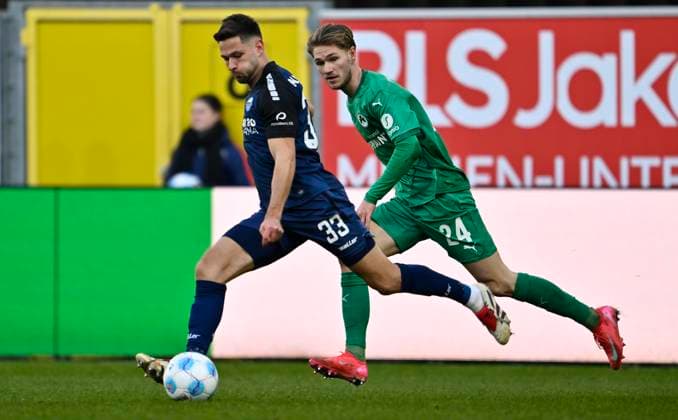 02 02 2025 Soccer Season 2024 2025 2 Soccer Bundesliga 20 Matchday SC Paderborn 07 SCP SpVgg Greuther Fürth Kleeblatt Sportfoto Zink xwoxzix DFL regulations prohibit any use of photographs as image sequences and or quasi video only for editorial use Marcel Hoffmeier 33, SC Paderborn Marco John 24, SpVgg Greuther Fürth