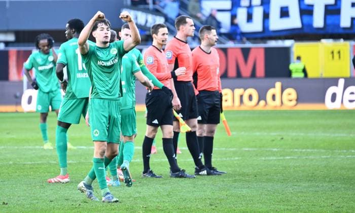 02 02 2025 Soccer Season 2024 2025 2 Soccer Bundesliga 20 Matchday SC Paderborn 07 SCP SpVgg Greuther Fürth Kleeblatt Sportfoto Zink xwoxzix DFL regulations prohibit any use of photographs as image sequences and or quasi video only for editorial use Reno Münz Muenz 5, SpVgg Greuther Fürth ballt Faust Fäuste Jubel Freude nach Spielende