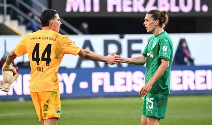 02 02 2025 Soccer Season 2024 2025 2 Soccer Bundesliga 20 Matchday SC Paderborn 07 SCP SpVgg Greuther Fürth Kleeblatt Sportfoto Zink xwoxzix DFL regulations prohibit any use of photographs as image sequences and or quasi video only for editorial use Nahuel Noll 44, SpVgg Greuther Fürth Noah Loosli 25, SpVgg Greuther Fürth Jubel Freude nach Spielende