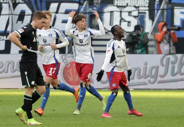 Goal celebration 2 2 by Jean Luc Dompe HSV Fussball, Herren, Saison 2024 2025, 2 BL, Volksparkstadion, Hamburger SV gegen Hannover 96, 2 2 DFL REGULATIONS PROHIBIT ANY USE OF PHOTOGRAPHS AS IMAGE SEQUENCES AND OR QUASI VIDEO