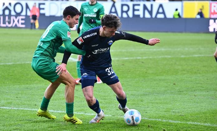 02 02 2025 Soccer Season 2024 2025 2 Soccer Bundesliga 20 Matchday SC Paderborn 07 SCP SpVgg Greuther Fürth Kleeblatt Sportfoto Zink xwoxzix DFL regulations prohibit any use of photographs as image sequences and or quasi video only for editorial use Marco Meyerhöfer Meyerhoefer 18, SpVgg Greuther Fürth Aaron Zehnter 32, SC Paderborn 07