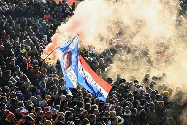 Fans pictured during the elite men competition of the UCI cyclocross World Championship, WM, Weltmeisterschaft in Lievin, France, Sunday 02 February 2025. The world championships are taking place from 31 January until 02 February. JASPERxJACOBS  x111648876x
