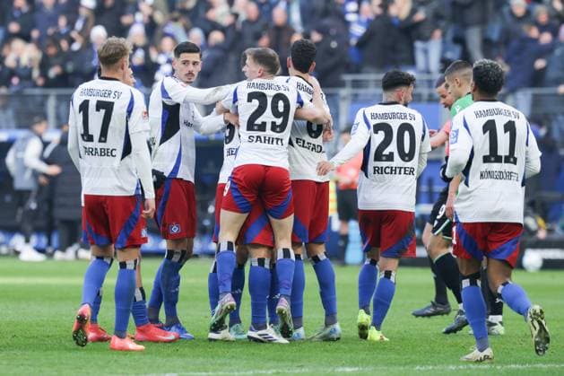 GER,Hamburg, Fußball, DFB, Hamburger SV vs Hannover 96 , im Hamburger Volksparkstadion , 02 02 2025 , v l Hamburger SV celebrates the goal to 1 0 against Hannover 96 DFL regulations prohibit any use of photographs as image sequences and or quasi video Copyright: HMBxMedia FernandoxSoares