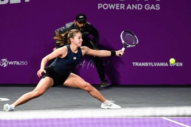 Transylvania Open - WTA, Tennis Damen 250 Tournament Maja Chwalinska competes during the first qualifiers day of the Transylvania Open 2025, a WTA250 Tournament, at BT Arena in Cluj-Napoca, Romania, on February 2, 2025 Cluj-Napoca Romania  Copyright: xFlaviuxBuboix originalFilename:buboi-notitle250202_npJbr.jpg