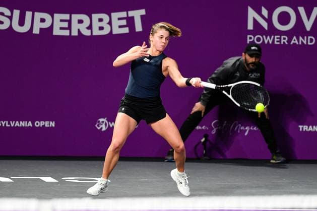 Transylvania Open - WTA, Tennis Damen 250 Tournament Maja Chwalinska competes during the first qualifiers day of the Transylvania Open 2025, a WTA250 Tournament, at BT Arena in Cluj-Napoca, Romania, on February 2, 2025 Cluj-Napoca Romania  Copyright: xFlaviuxBuboix originalFilename:buboi-notitle250202_npkQK.jpg