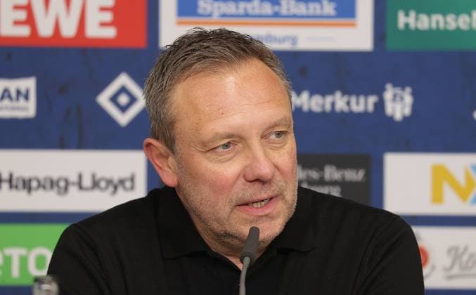 Head Coach Andre Breitenreiter Hannover 96 Football, Men, Season 2024 2025, 2 BL, Volksparkstadion, Hamburger SV vs Hannover 96, 2 2 DFL REGULATIONS PROHIBIT ANY USE OF PHOTOGRAPHS AS IMAGE SEQUENCES AND OR QUASI VIDEO