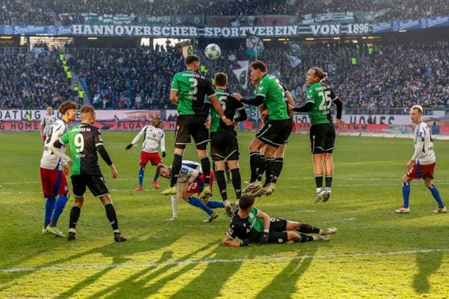 2 2 Goal from free kick by Jean Luc Dompe HSV Boris Tomiak Fabian Kunze Enzo Leopold Phil Neumann 25 Lars Gindorf Hannover Germany , Hamburg , Volksparkstadion , Football , 2 Bundesliga , Hamburger SV Hannover 96