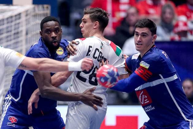 IHF Men Handball World Championship, WM, Weltmeisterschaft France v Portugal OSLO, NORWAY - FEBRUARY 02: Francisco Costa of Portugal is challenged by Dika Mem and Ludovic Fabregas of France during the 2025 IHF Men s Handball World Championship match for 3rd place between France and Portugal at Unity Arena on February 02, 2025 in Oslo, Norway.  SanjinxStrukic PIXSELL