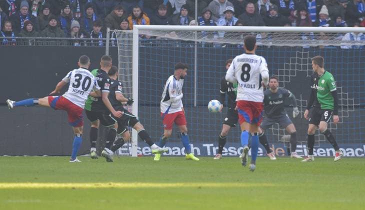 02 02 2025, xblx, Fußball 2 Bundesliga, Hamburger SV Hannover 96 v l Silvan Hefti Hamburger SV , Goal scored, Tor zum 1 0 DFL DFB REGULATIONS PROHIBIT ANY USE OF PHOTOGRAPHS as IMAGE SEQUENCES and or QUASI VIDEO Hamburg