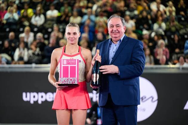 TENNIS - WTA, Tennis Damen Upper Austria Ladies Linz LINZ,AUSTRIA,02.FEB.25 - TENNIS - WTA Tour, Upper Austria Ladies Linz. Image shows Dayana Yastremska (UKR) and Erich Haider.  GEPAxpictures xChristianxMoser