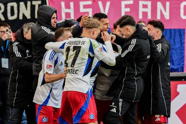 2 2 by Jean Luc Dompe who cheers with Glatzel Robert Emir Sahiti Adam Karabec Davie Selke Emir Sahiti Dennis Hadzikadunic Marco Richter HSV Germany , Hamburg , Volksparkstadion , Football , 2 Bundesliga , Hamburger SV Hannover 96