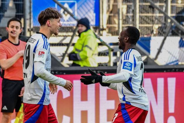 2 2 by Jean Luc Dompe who cheers with Otto Stange HSV Germany , Hamburg , Volksparkstadion , Football , 2 Bundesliga , Hamburger SV Hannover 96