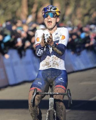 CICLISMO - Ciclocross - 2025 UCI Cyclo-Cross World Championships World Championship, WM, Weltmeisterschaft Cyclo-Cross 2025 - Lievin, France WOMEN UNDER 23 - Zoe Backstedt during the competion during 2025 UCI Cyclo-Cross World Championships, Cyclocross race in Lievin, France, February 02 2025 Lievin France  Copyright: xIPAxSport ABACAx