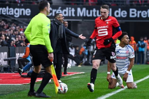 FOOTBALL : Rennes vs Strasbourg - Ligue 1 - 02 02 2025 Liam Rosenior ( coach Strasbourg ) during the Ligue 1 match between Stade Rennais FC and Racing Club de Strasbourg at Roazhon Park on February 02, 2025 in Rennes, France. ( Photo by Dante Badano PsnewZ ) - RennesFrance  Copyright: xDantexBadanox