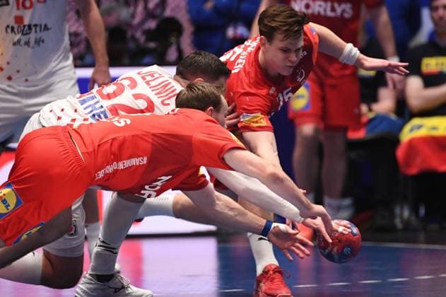 Oslo, Norway, 020225. Unity Arena. Final match of the World Handball Championship 2025, Croatia - Denmark. In the photo: Marin Jelinic, Lukas Lindhard Jorgensen. Photo: Ante Cizmic CROPIX Copyright: xxAntexCizmicx 0799272460st