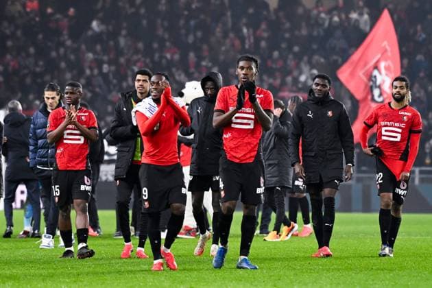 FOOTBALL : Rennes vs Strasbourg - Ligue 1 - 02 02 2025 Arnaud Kalimuendo ( 9 - Rennes ) , Christopher WOOH ( 4 - Rennes ) and Rennes players celebrate their side s victory after the Ligue 1 match between Stade Rennais FC and Racing Club de Strasbourg at Roazhon Park on February 02, 2025 in Rennes, France. ( Photo by Dante Badano PsnewZ ) - RennesFrance  Copyright: xDantexBadanox