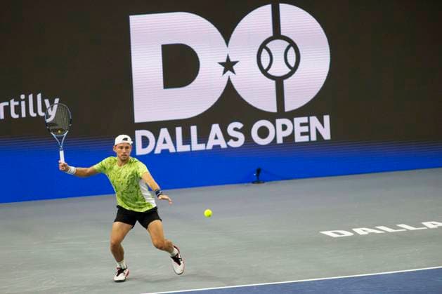 February 2, 2025, Frisco, Texas, USA: JAMES DUCKWORTH (AUS) returns with a forehand during round 2 of the qualifiers at the Dallas Open at the Star in Frisco, TX. ETHAN QUINN (USA) defeated JAMES DUCKWORTH (AUS), 14-11. Frisco USA - ZUMAh193 20250202_zsp_h193_007 Copyright: xDanielxMcGregor-Huyerx