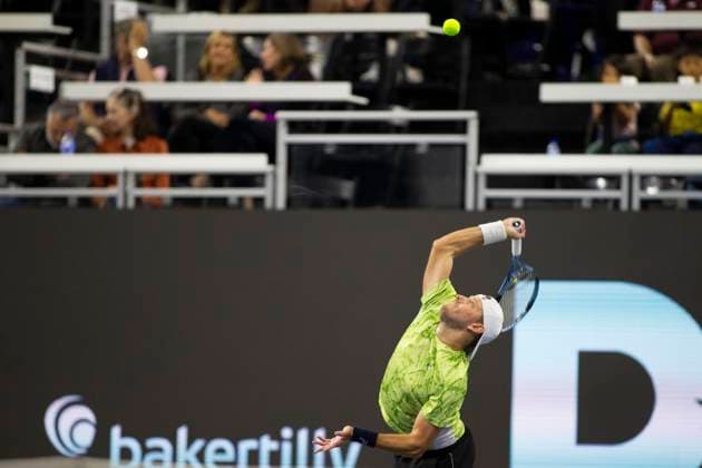 February 2, 2025, Frisco, Texas, USA: JAMES DUCKWORTH (AUS) serves during round 2 of the qualifiers at the Dallas Open at the Star in Frisco, TX. ETHAN QUINN (USA) defeated JAMES DUCKWORTH (AUS), 14-11. Frisco USA - ZUMAh193 20250202_zsp_h193_017 Copyright: xDanielxMcGregor-Huyerx