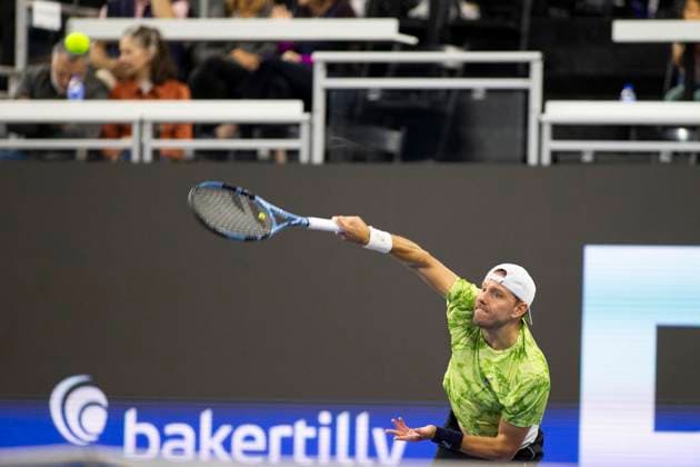 February 2, 2025, Frisco, Texas, USA: JAMES DUCKWORTH (AUS) serves during round 2 of the qualifiers at the Dallas Open at the Star in Frisco, TX. ETHAN QUINN (USA) defeated JAMES DUCKWORTH (AUS), 14-11. Frisco USA - ZUMAh193 20250202_zsp_h193_040 Copyright: xDanielxMcGregor-Huyerx