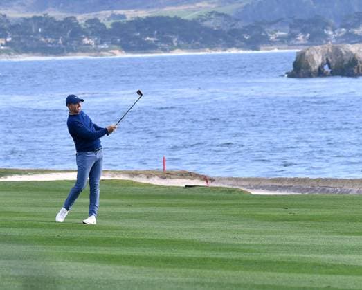 February 2, 2025, Pebble Beach, Ca, USA: Rory McIlroy is seen on the 18th hole fairway after the final round of the AT&T Pebble Beach Pro-Am 2025 at Pebble Beach Golf Links on February 02, 2025 in Pebble Beach, California. Northern Ireland s Rory McIlroy marked his first PGA, Golf Herren Tour event of the year with an impressive two-shot victory at the Pebble Beach Pro-Am. The 35-year-old finished with a six-under 66 to win on 21 under par, his 27th victory on the PGA Tour - and first at the iconic California course. Photo: Casey Flanigan imageSPACE Pebble Beach USA - ZUMAi237 20250202_zsa_i237_048 Copyright: xFlanigan Imagespacex