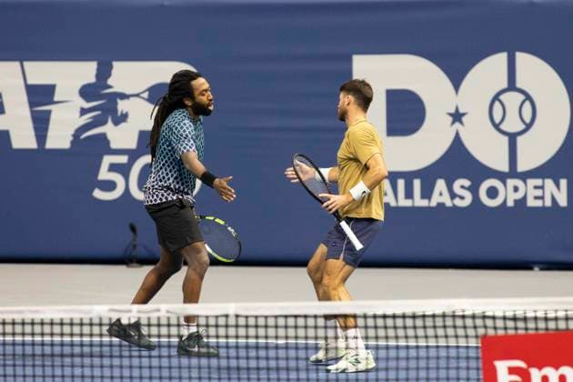 February 2, 2025, Frisco, Texas, USA: (L to r)EVAN KING (USA) and CHRISTIAN HARRISON (USA) shake hands during round 2 of the qualifiers at the Dallas Open at the Star in Frisco, TX. Frisco USA - ZUMAh193 20250202_zsp_h193_047 Copyright: xDanielxMcGregor-Huyerx