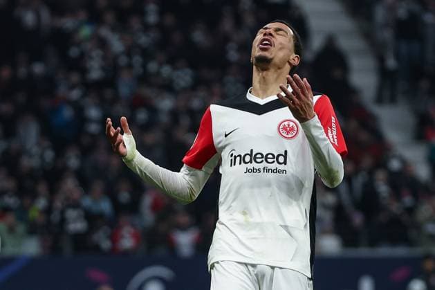 Soccer 1 Bundesliga Eintracht Frankfurt VfL Wolfsburg on 02 02 2025 at Deutsche Bank Park in Frankfurt Hugo Ekitike Frankfurt 11 dissatisfied, disappointed, disappointed, dejected MH