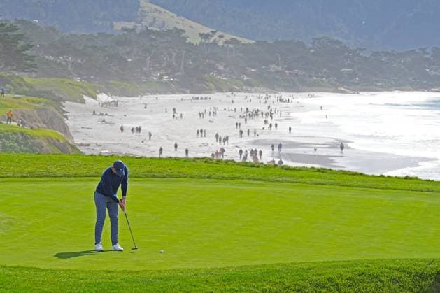PEBBLE BEACH, CA - FEBRUARY 02: PGA, Golf Herren golfer Rory McIlroy putts on the 9th hole during the AT&T Pebble Beach Pro AM on February 2, 2025, at Pebble Beach Golf Links in Pebble Beach, California. (Photo by Brian Spurlock Icon Sportswire) GOLF: FEB 02 PGA AT&T Pebble Beach Pro-Am EDITORIAL USE ONLY Icon25020233