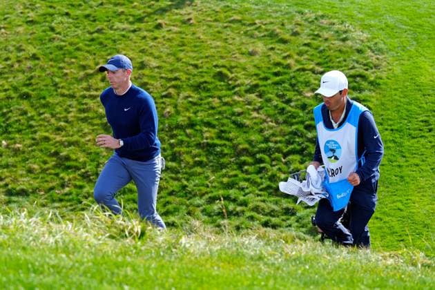 PEBBLE BEACH, CA - FEBRUARY 02: PGA, Golf Herren golfer Rory McIlroy walks to the 10th tee during the AT&T Pebble Beach Pro AM on February 2, 2025, at Pebble Beach Golf Links in Pebble Beach, California. (Photo by Brian Spurlock Icon Sportswire) GOLF: FEB 02 PGA AT&T Pebble Beach Pro-Am EDITORIAL USE ONLY Icon25020236