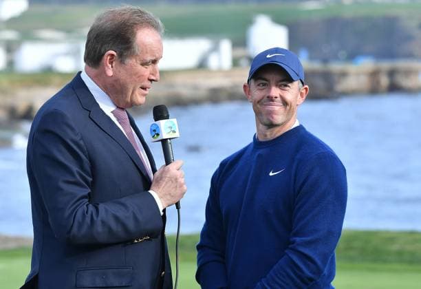 February 2, 2025, Pebble Beach, Ca, USA: Sportscaster Jim Nantz is seen during interview with winner Rory McIlroy on the green of home 18 afetr the final round of the AT&T Pebble Beach Pro-Am 2025 at Pebble Beach Golf Links on February 02, 2025 in Pebble Beach, California. Photo: Casey Flanigan imageSPACE Pebble Beach USA - ZUMAi237 20250202_zsa_i237_095 Copyright: xFlanigan Imagespacex