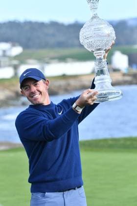 February 2, 2025, Pebble Beach, Ca, USA: Rory McIlroy is seen holding the Winners Trophy on the 18th hole Green after the final round of the AT&T Pebble Beach Pro-Am 2025 at Pebble Beach Golf Links on February 02, 2025 in Pebble Beach, California. Photo: Casey Flanigan imageSPACE Pebble Beach USA - ZUMAi237 20250202_zsa_i237_098 Copyright: xFlanigan Imagespacex