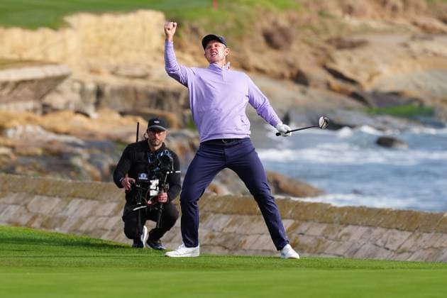 PEBBLE BEACH, CA - FEBRUARY 02: PGA, Golf Herren golfer Justin Rose reacts after making an eagle on the 18th hole during the AT&T Pebble Beach Pro AM on February 2, 2025, at Pebble Beach Golf Links in Pebble Beach, California. (Photo by Brian Spurlock Icon Sportswire) GOLF: FEB 02 PGA AT&T Pebble Beach Pro-Am EDITORIAL USE ONLY Icon25020240