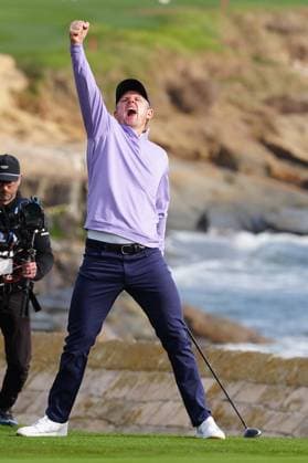 PEBBLE BEACH, CA - FEBRUARY 02: PGA, Golf Herren golfer Justin Rose reacts after making an eagle on the 18th hole during the AT&T Pebble Beach Pro AM on February 2, 2025, at Pebble Beach Golf Links in Pebble Beach, California. (Photo by Brian Spurlock Icon Sportswire) GOLF: FEB 02 PGA AT&T Pebble Beach Pro-Am EDITORIAL USE ONLY Icon25020243