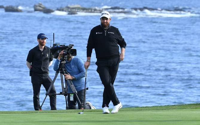 February 2, 2025, Pebble Beach, Ca, USA: Shane Lowry is seen on the 18th hole during the final round of the AT&T Pebble Beach Pro-Am 2025 at Pebble Beach Golf Links on February 02, 2025 in Pebble Beach, California. Photo: Casey Flanigan imageSPACE Pebble Beach USA - ZUMAi237 20250202_zsa_i237_107 Copyright: xFlanigan Imagespacex