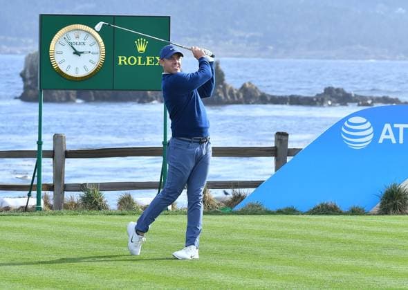 February 2, 2025, Pebble Beach, Ca, USA: Rory McIlroy is seen on the tee at hole 17 just before winning the Pro-Am on the final round of the AT&T Pebble Beach Pro-Am 2025 at Pebble Beach Golf Links on February 02, 2025 in Pebble Beach, California. Photo: Casey Flanigan imageSPACE Pebble Beach USA - ZUMAi237 20250202_zsa_i237_120 Copyright: xFlanigan Imagespacex