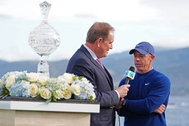 PEBBLE BEACH, CA - FEBRUARY 02: PGA, Golf Herren golfer Rory McIlroy is interviewed by CBS announcer Jim Nantz after winning the AT&T Pebble Beach Pro AM on February 2, 2025, at Pebble Beach Golf Links in Pebble Beach, California. (Photo by Brian Spurlock Icon Sportswire) GOLF: FEB 02 PGA AT&T Pebble Beach Pro-Am EDITORIAL USE ONLY Icon25020257