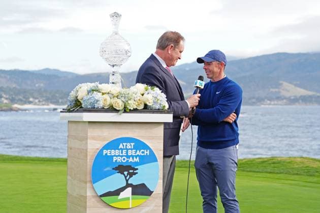 PEBBLE BEACH, CA - FEBRUARY 02: PGA, Golf Herren golfer Rory McIlroy is interviewed by CBS announcer Jim Nantz after winning the AT&T Pebble Beach Pro AM on February 2, 2025, at Pebble Beach Golf Links in Pebble Beach, California. (Photo by Brian Spurlock Icon Sportswire) GOLF: FEB 02 PGA AT&T Pebble Beach Pro-Am EDITORIAL USE ONLY Icon25020258
