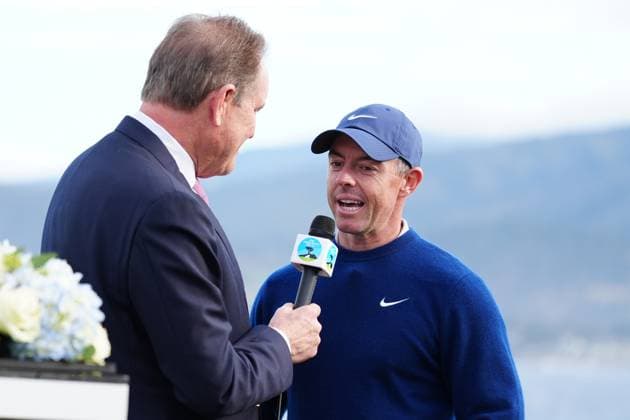 PEBBLE BEACH, CA - FEBRUARY 02: PGA, Golf Herren golfer Rory McIlroy is interviewed by CBS announcer Jim Nantz after winning the AT&T Pebble Beach Pro AM on February 2, 2025, at Pebble Beach Golf Links in Pebble Beach, California. (Photo by Brian Spurlock Icon Sportswire) GOLF: FEB 02 PGA AT&T Pebble Beach Pro-Am EDITORIAL USE ONLY Icon25020260