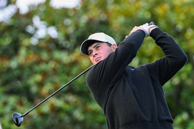 PEBBLE BEACH, CA - FEBRUARY 02: Davis Thompson (USA) watches his tee shot on 1 during the final round of the AT&T Pebble Beach Pro-Am at Pebble Beach Golf Links on February 2, 2025, in Pebble Beach, California. (Photo by Ken Murray Icon Sportswire) GOLF: FEB 02 PGA, Golf Herren AT&T Pebble Beach Pro-Am EDITORIAL USE ONLY Icon250202001
