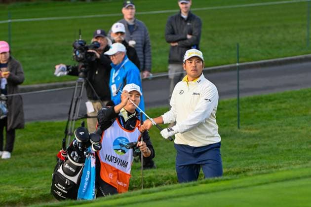 PEBBLE BEACH, CA - FEBRUARY 02: Hideki Matsuyama (JPN) looks over his pitch from the trap on 1 during the final round of the AT&T Pebble Beach Pro-Am at Pebble Beach Golf Links on February 2, 2025, in Pebble Beach, California. (Photo by Ken Murray Icon Sportswire) GOLF: FEB 02 PGA, Golf Herren AT&T Pebble Beach Pro-Am EDITORIAL USE ONLY Icon250202005