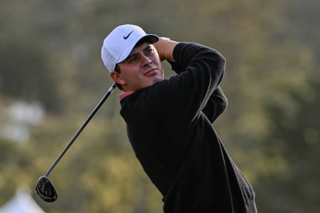 PEBBLE BEACH, CA - FEBRUARY 02: Davis Thompson (USA) watches his tee shot on 3 during the final round of the AT&T Pebble Beach Pro-Am at Pebble Beach Golf Links on February 2, 2025, in Pebble Beach, California. (Photo by Ken Murray Icon Sportswire) GOLF: FEB 02 PGA, Golf Herren AT&T Pebble Beach Pro-Am EDITORIAL USE ONLY Icon250202008