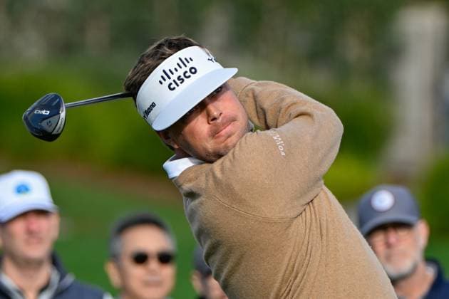 PEBBLE BEACH, CA - FEBRUARY 02: Keith Mitchell (USA) watches his tee shot on 4 during the final round of the AT&T Pebble Beach Pro-Am at Pebble Beach Golf Links on February 2, 2025, in Pebble Beach, California. (Photo by Ken Murray Icon Sportswire) GOLF: FEB 02 PGA, Golf Herren AT&T Pebble Beach Pro-Am EDITORIAL USE ONLY Icon250202011