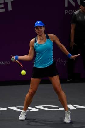 Transylvania Open - Victoriya Tomova v Mayar Sherif Victoriya Tomova of Bulgaria in action against Mayar Sherif of Egypt during the WTA, Tennis Damen Tour Transylvania Open match, in Cluj Napoca, Monday 03 February 2025. Alex Nicodim Imago Images Copyright: xAlexxNicodimx