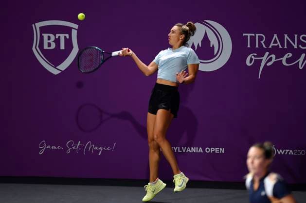 Transylvania Open - Victoriya Tomova v Mayar Sherif Sabrina Sanataria of United States and Monica Niculescu of Romania in action against Jacqueline Cristian and Angelica Moratelli of Italy during the WTA, Tennis Damen Tour Transylvania Open double match, in Cluj Napoca, Monday 03 February 2025. Alex Nicodim Imago Images Copyright: xAlexxNicodimx