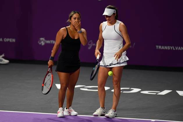 Transylvania Open - Victoriya Tomova v Mayar Sherif Sabrina Sanataria of United States and Monica Niculescu of Romania in action against Jacqueline Cristian and Angelica Moratelli of Italy during the WTA, Tennis Damen Tour Transylvania Open double match, in Cluj Napoca, Monday 03 February 2025. Alex Nicodim Imago Images Copyright: xAlexxNicodimx