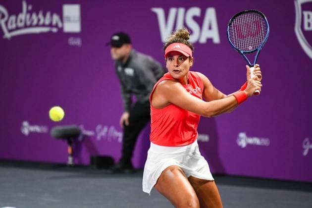 Transylvania Open 2025 - WTA, Tennis Damen 250 Tournament - Day 1 Mayar Sherif of the Republic of Egypt competes against Viktoriya Tomova of Bulgaria during the round of 32 of the Transylvania Open 2025, a WTA250 Tournament, at BT Arena in Cluj-Napoca, Romania, on February 3, 2025 Cluj-Napoca Romania  Copyright: xFlaviuxBuboix originalFilename:buboi-notitle250203_nplvt.jpg